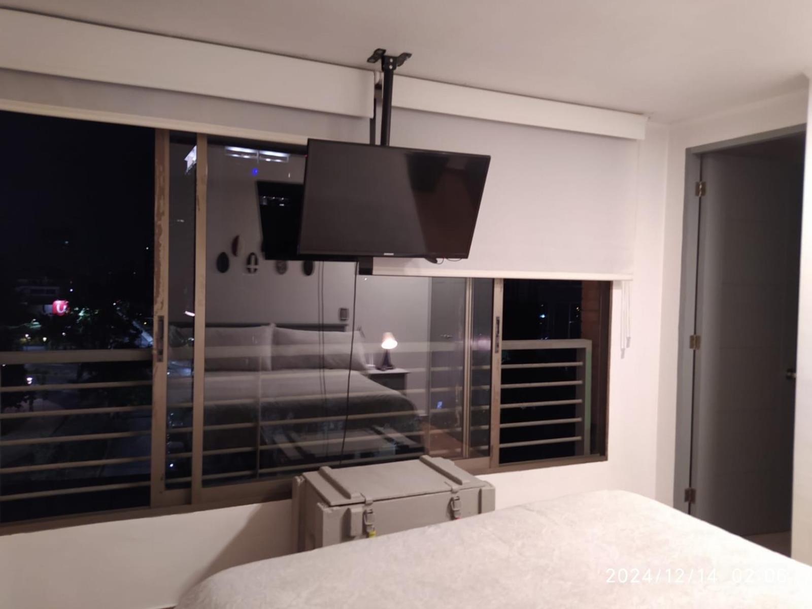 Comodo Departamento En Escuela Militar, Condes Apartamento *